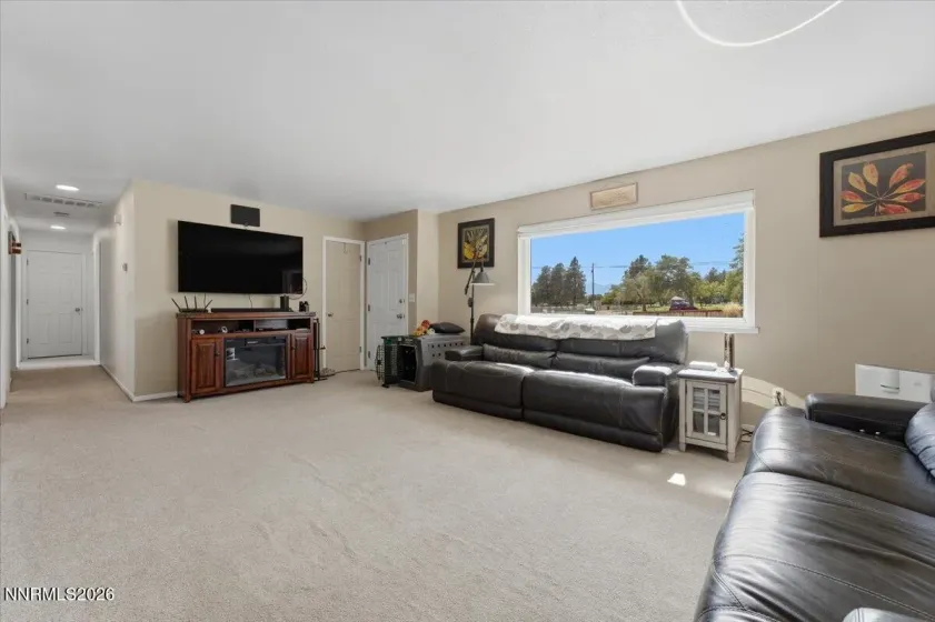360 Overland, Carson City, Nevada 89701, 3 Bedrooms Bedrooms, ,2 BathroomsBathrooms,Residential,Residential,Overland,0,260012848