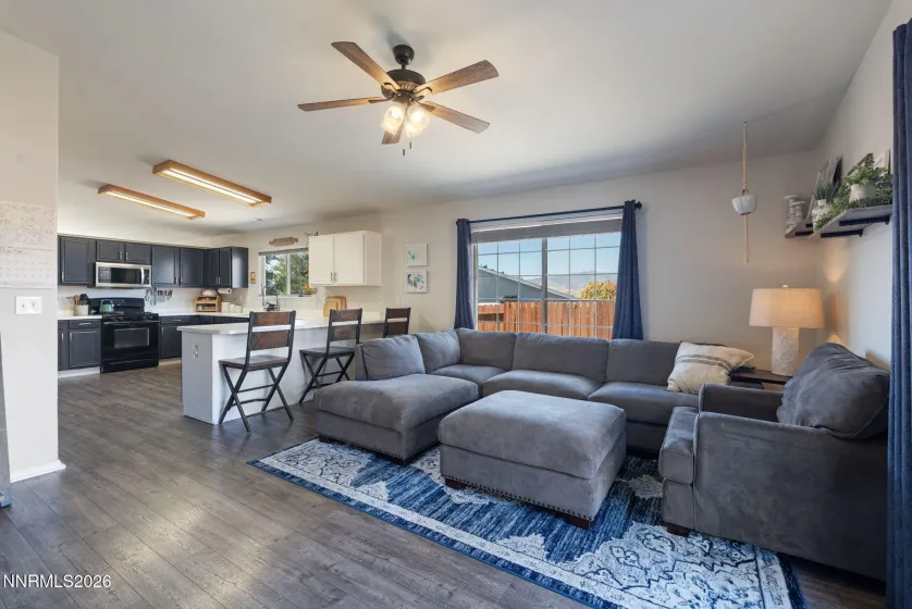5687 Peach, Sun Valley, Nevada 89433, 3 Bedrooms Bedrooms, ,2 BathroomsBathrooms,Residential,Residential,Peach,0,260012849