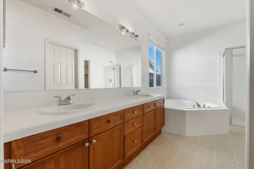 10295 Lucente, Reno, Nevada 89521, 3 Bedrooms Bedrooms, ,2 BathroomsBathrooms,Residential,Residential,Lucente,0,260012857