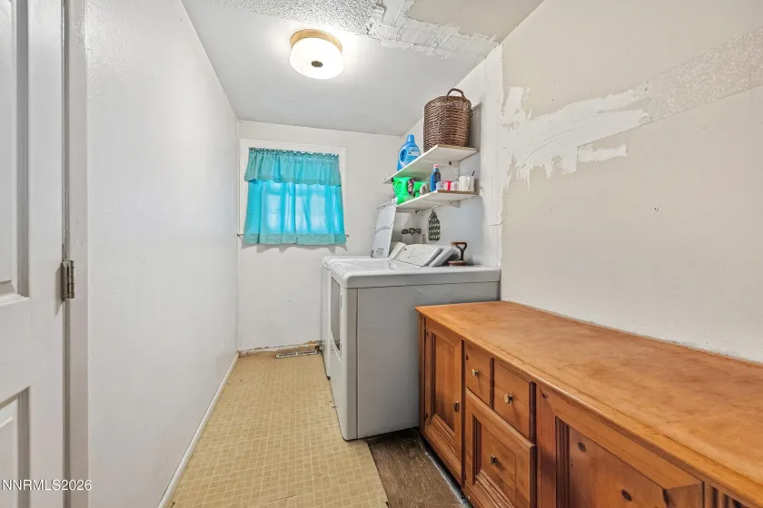 701 Bath, Carson City, Nevada 89703, 5 Bedrooms Bedrooms, ,3 BathroomsBathrooms,Residential,Residential,Bath,0,260012876