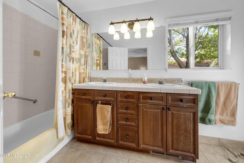 3445 Thornhill, Reno, Nevada 89509, 3 Bedrooms Bedrooms, ,2 BathroomsBathrooms,Residential,Residential,Thornhill,0,260012883