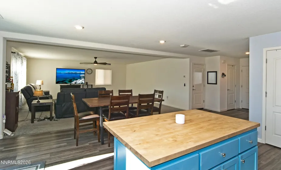 8937 Quail Fls, Reno, Nevada 89506, 3 Bedrooms Bedrooms, ,3 BathroomsBathrooms,Residential,Residential,Quail Fls,0,260012888