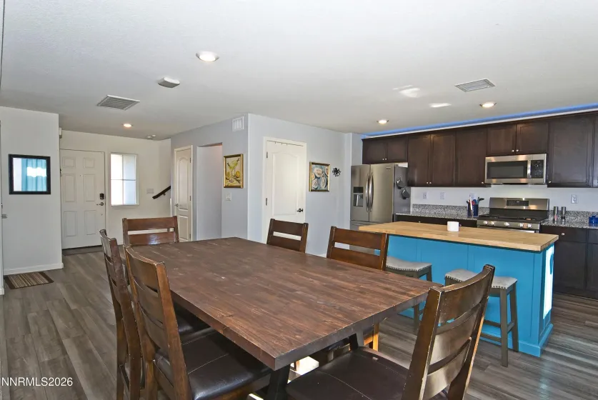 8937 Quail Fls, Reno, Nevada 89506, 3 Bedrooms Bedrooms, ,3 BathroomsBathrooms,Residential,Residential,Quail Fls,0,260012888
