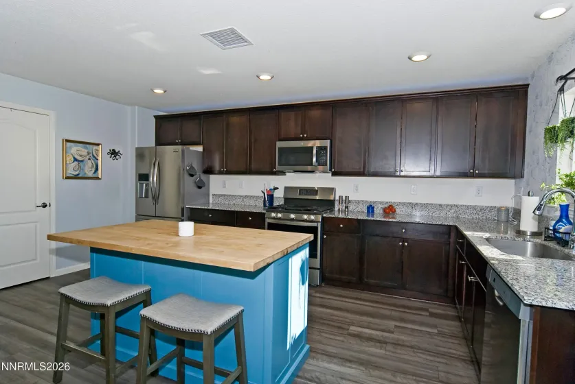 8937 Quail Fls, Reno, Nevada 89506, 3 Bedrooms Bedrooms, ,3 BathroomsBathrooms,Residential,Residential,Quail Fls,0,260012888