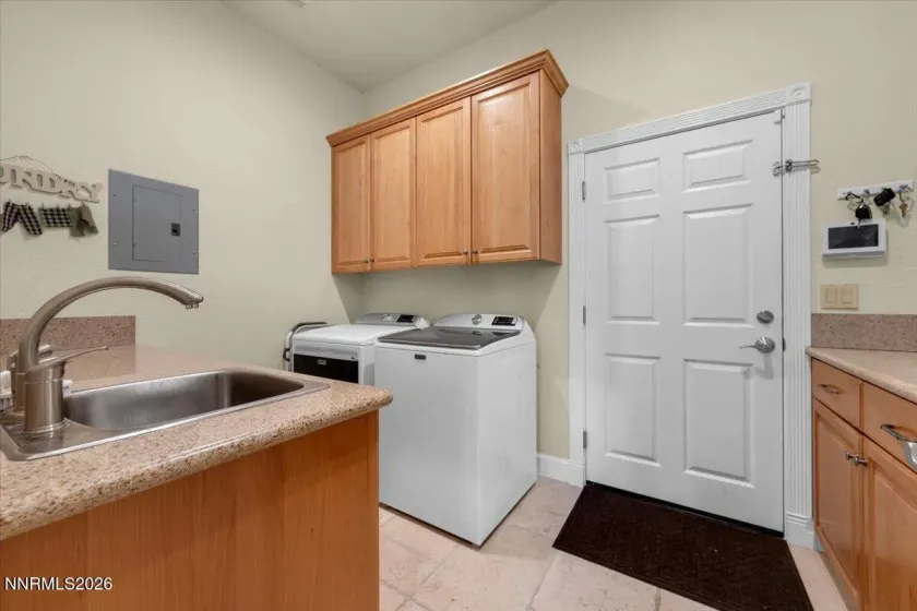 401 Kingsbarn, Dayton, Nevada 89403, 3 Bedrooms Bedrooms, ,4 BathroomsBathrooms,Residential,Residential,Kingsbarn,0,260012891