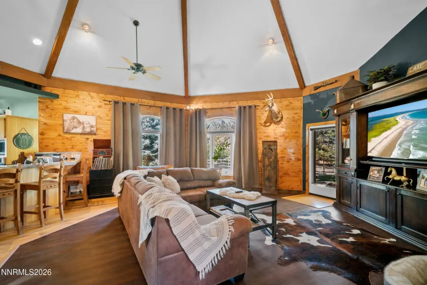 31 Garms, Smith Valley, Nevada 89430, 2 Bedrooms Bedrooms, ,3 BathroomsBathrooms,Residential,Residential,Garms,0,260012895