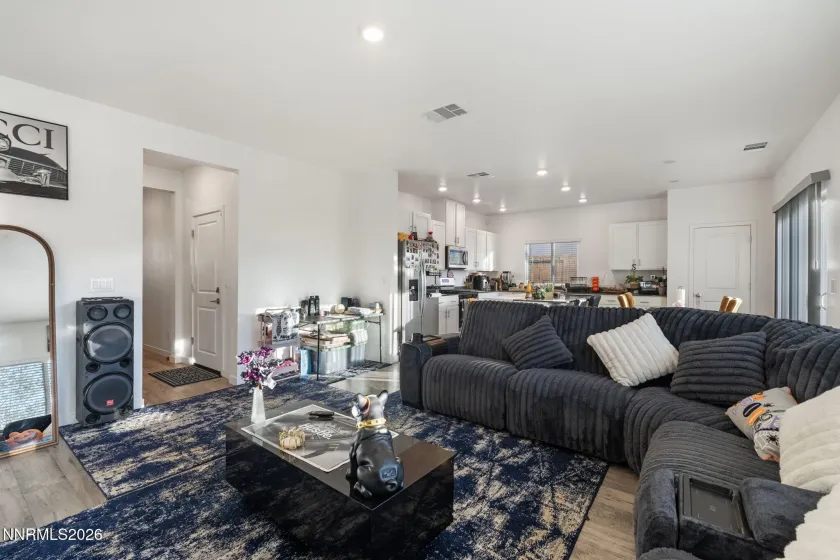 613 Pleasant Vis, Reno, Nevada 89506, 4 Bedrooms Bedrooms, ,3 BathroomsBathrooms,Residential,Residential,Pleasant Vis,0,260012901