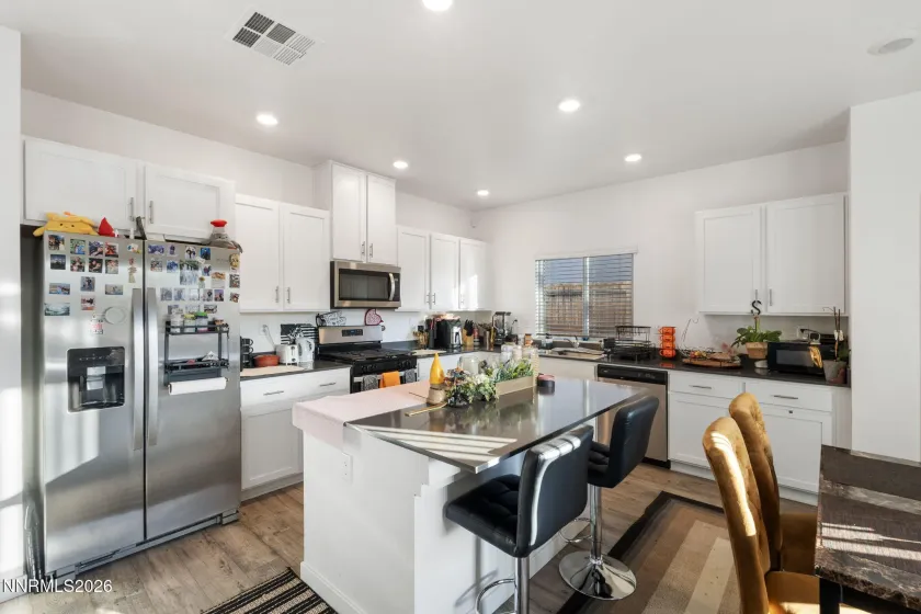 613 Pleasant Vis, Reno, Nevada 89506, 4 Bedrooms Bedrooms, ,3 BathroomsBathrooms,Residential,Residential,Pleasant Vis,0,260012901