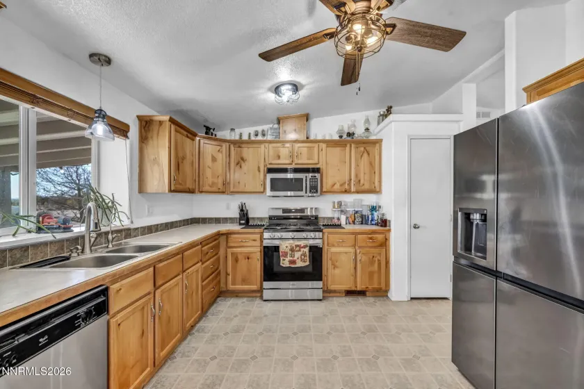 5285 Lemon, Silver Springs, Nevada 89429, 3 Bedrooms Bedrooms, ,2 BathroomsBathrooms,Residential,Residential,Lemon,0,260012913