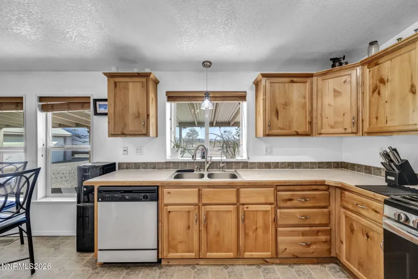 5285 Lemon, Silver Springs, Nevada 89429, 3 Bedrooms Bedrooms, ,2 BathroomsBathrooms,Residential,Residential,Lemon,0,260012913