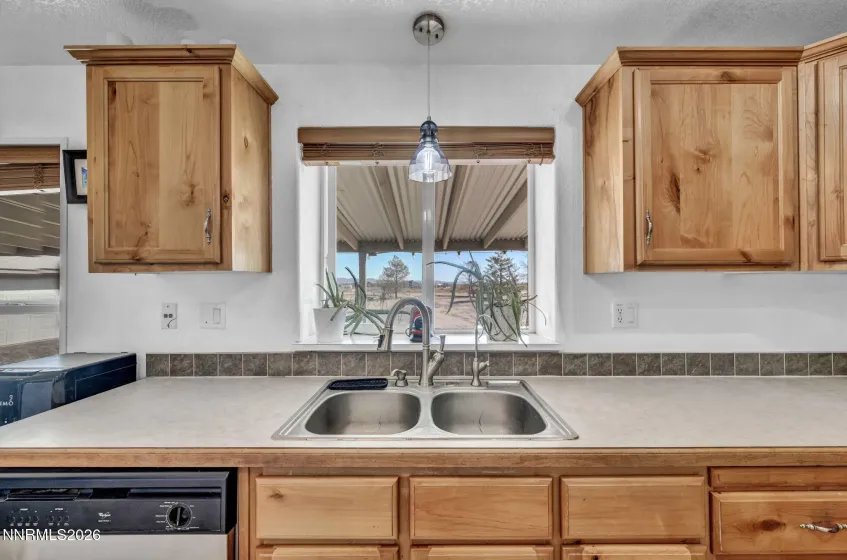 5285 Lemon, Silver Springs, Nevada 89429, 3 Bedrooms Bedrooms, ,2 BathroomsBathrooms,Residential,Residential,Lemon,0,260012913