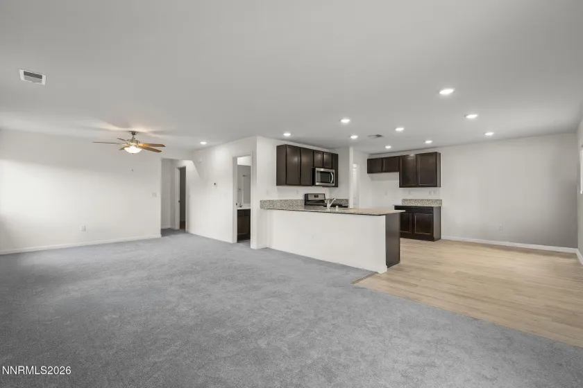 9201 Logan Creek, Reno, Nevada 89506, 2 Bedrooms Bedrooms, ,2 BathroomsBathrooms,Residential,Residential,Logan Creek,0,260012914