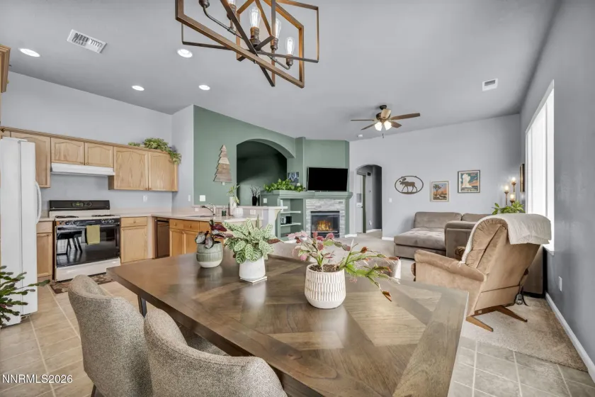 7477 Sansol, Sparks, Nevada 89436, 3 Bedrooms Bedrooms, ,2 BathroomsBathrooms,Residential,Residential,Sansol,0,260012934