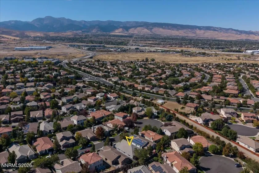 Beautifully maintained landscaping by Curti Ranch LMA