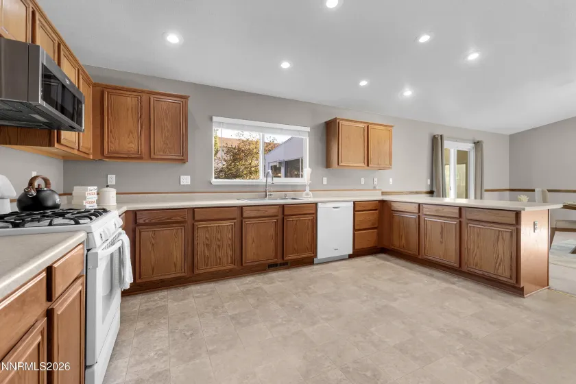 17930 Clear Lake, Reno, Nevada 89508, 3 Bedrooms Bedrooms, ,2 BathroomsBathrooms,Residential,Residential,Clear Lake,0,260012946