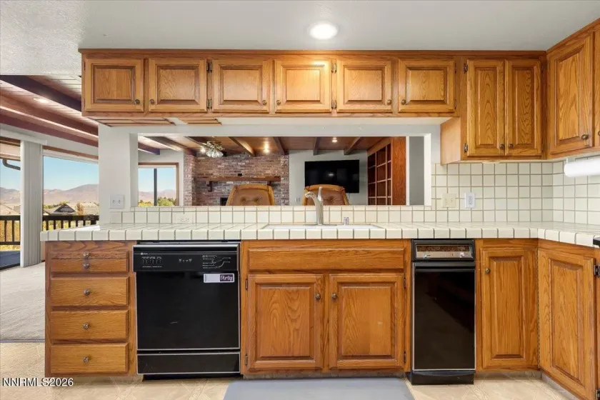 1585 Twin Oaks, Reno, Nevada 89511, 5 Bedrooms Bedrooms, ,3 BathroomsBathrooms,Residential,Residential,Twin Oaks,0,260012950