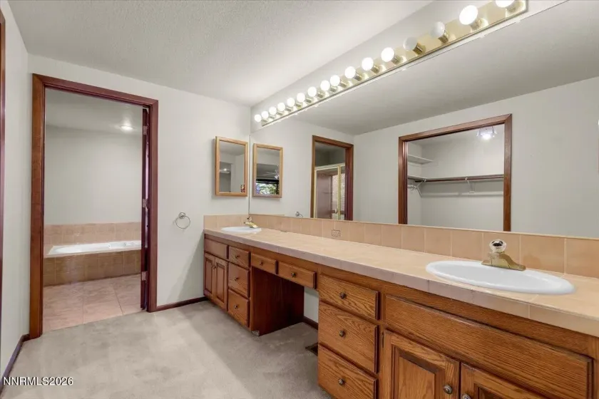 1585 Twin Oaks, Reno, Nevada 89511, 5 Bedrooms Bedrooms, ,3 BathroomsBathrooms,Residential,Residential,Twin Oaks,0,260012950