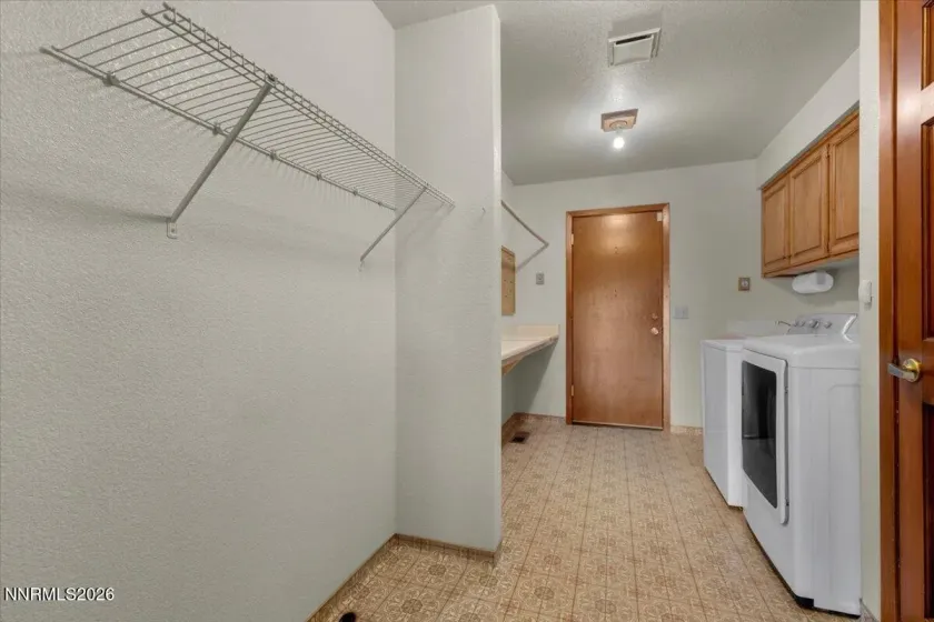1585 Twin Oaks, Reno, Nevada 89511, 5 Bedrooms Bedrooms, ,3 BathroomsBathrooms,Residential,Residential,Twin Oaks,0,260012950