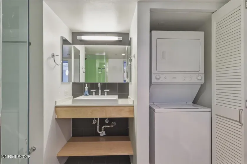 255 Sierra, Reno, Nevada 89501, ,1 BathroomBathrooms,Residential,Residential,Sierra,0,260012953