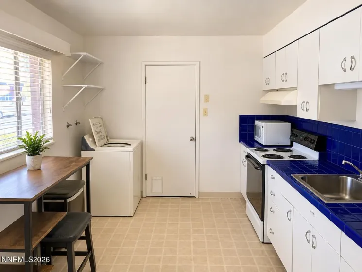 415 Arroyo, Reno, Nevada 89509, 4 Bedrooms Bedrooms, ,2 BathroomsBathrooms,Residential Income,Residential,Arroyo,0,260012956