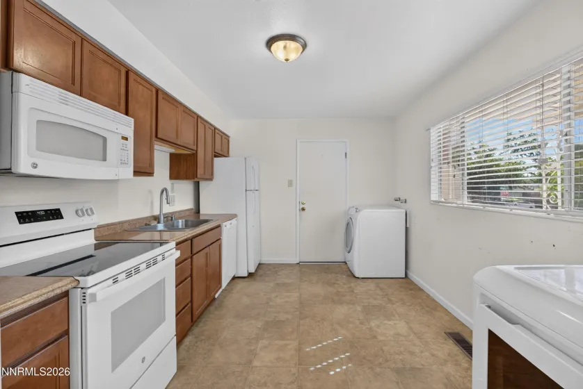 415 Arroyo, Reno, Nevada 89509, 4 Bedrooms Bedrooms, ,2 BathroomsBathrooms,Residential Income,Residential,Arroyo,0,260012956