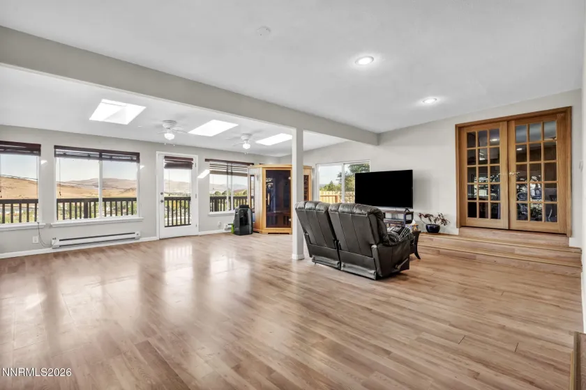 Bonus room / Bad room/ gym / game room