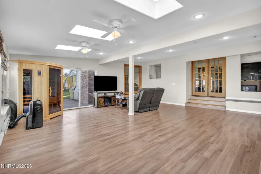 Bonus room / Bad room/ gym / game room