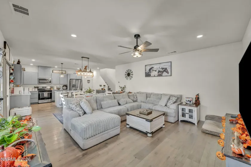 204 Chandler, Dayton, Nevada 89403, 5 Bedrooms Bedrooms, ,3 BathroomsBathrooms,Residential,Residential,Chandler,0,260012964