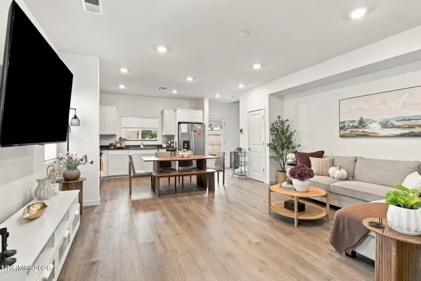 737 Hamilton Park, Reno, Nevada 89506, 3 Bedrooms Bedrooms, ,3 BathroomsBathrooms,Residential,Residential,Hamilton Park,0,260012976