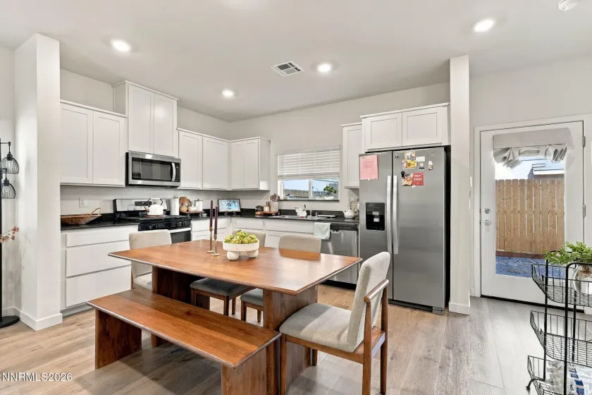 737 Hamilton Park, Reno, Nevada 89506, 3 Bedrooms Bedrooms, ,3 BathroomsBathrooms,Residential,Residential,Hamilton Park,0,260012976