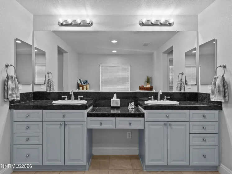 2737 Dome, Sparks, Nevada 89436, 4 Bedrooms Bedrooms, ,3 BathroomsBathrooms,Residential,Residential,Dome,0,260013000