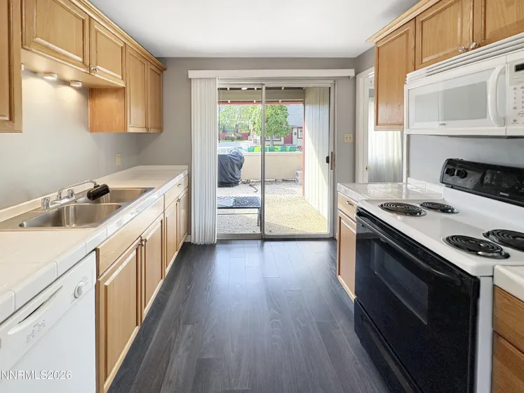 1692 London, Sparks, Nevada 89431, 2 Bedrooms Bedrooms, ,2 BathroomsBathrooms,Residential,Residential,London,0,260013004