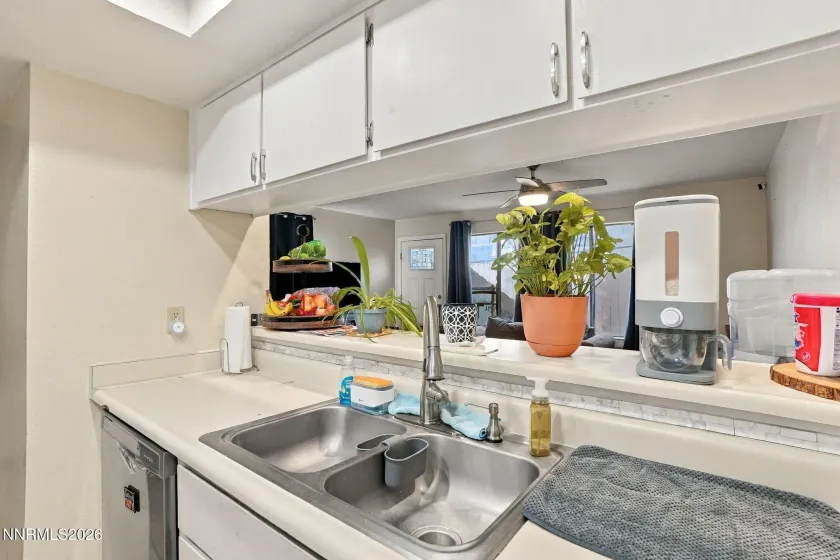 1564 Steven, Sparks, Nevada 89431, 2 Bedrooms Bedrooms, ,2 BathroomsBathrooms,Residential,Residential,Steven,0,260013012