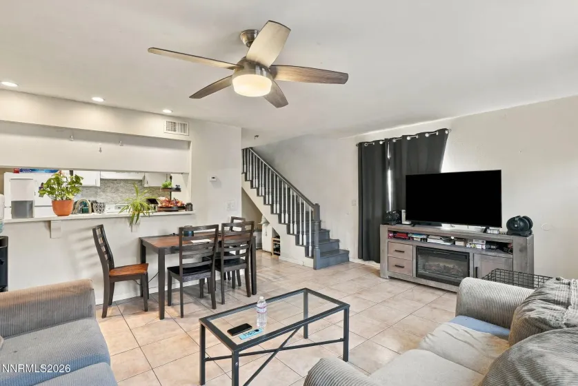 1564 Steven, Sparks, Nevada 89431, 2 Bedrooms Bedrooms, ,2 BathroomsBathrooms,Residential,Residential,Steven,0,260013012