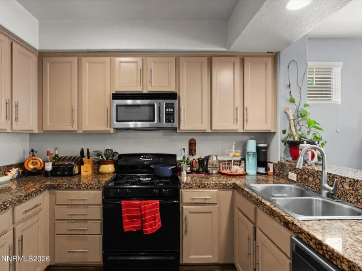 6627 Sportoletti, Sparks, Nevada 89436, 4 Bedrooms Bedrooms, ,3 BathroomsBathrooms,Residential,Residential,Sportoletti,0,260013013