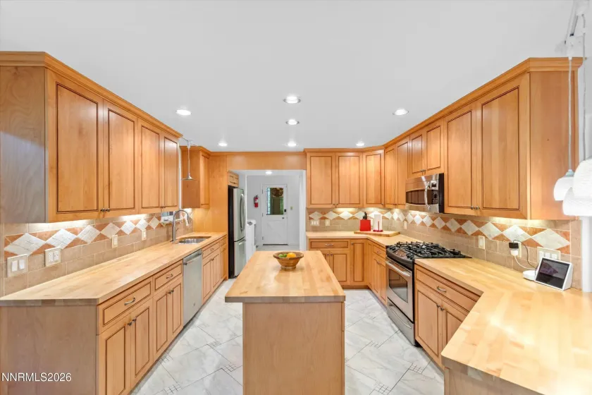 433 Winding, Incline Village, Nevada 89451, 4 Bedrooms Bedrooms, ,4 BathroomsBathrooms,Residential,Residential,Winding,0,260013015