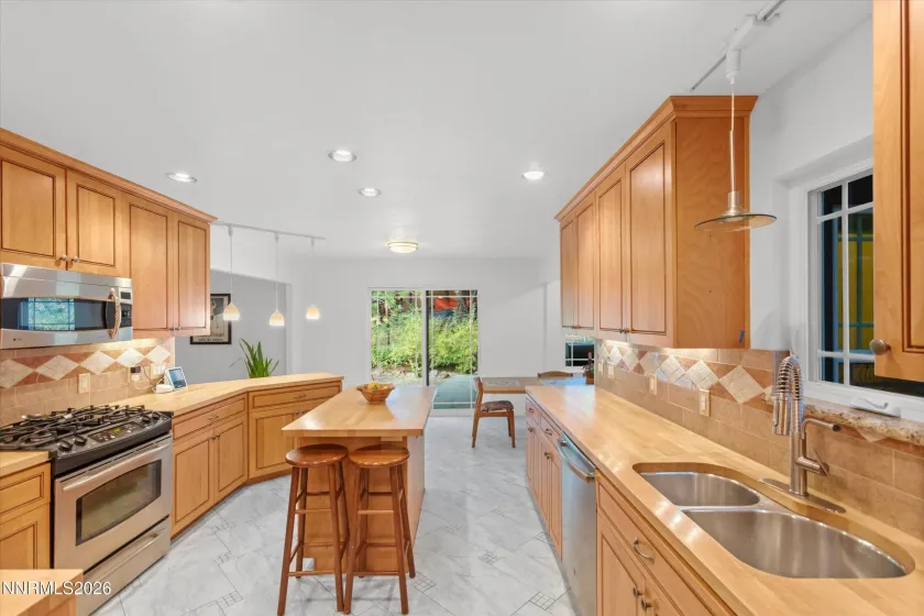 433 Winding, Incline Village, Nevada 89451, 4 Bedrooms Bedrooms, ,4 BathroomsBathrooms,Residential,Residential,Winding,0,260013015