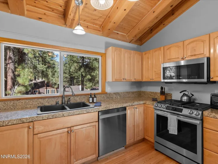 1302 Zurich, Incline Village, Nevada 89451, 3 Bedrooms Bedrooms, ,2 BathroomsBathrooms,Residential,Residential,Zurich,0,260013030