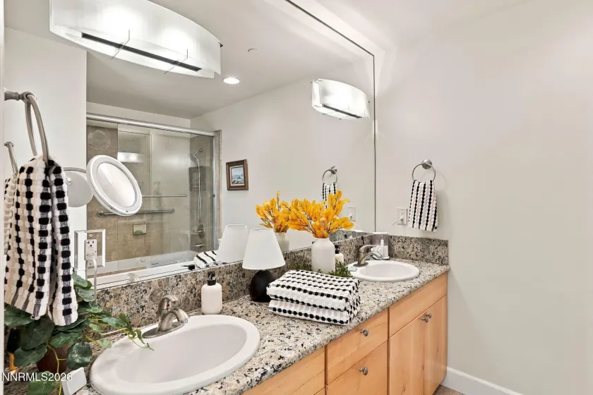450 Arlington, Reno, Nevada 89503, 2 Bedrooms Bedrooms, ,2 BathroomsBathrooms,Residential,Residential,Arlington,0,260013031