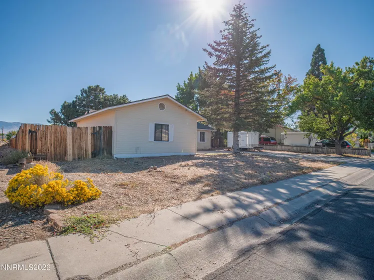 747 Peak, Gardnerville, Nevada 89460, 3 Bedrooms Bedrooms, ,2 BathroomsBathrooms,Residential,Residential,Peak,0,260013038