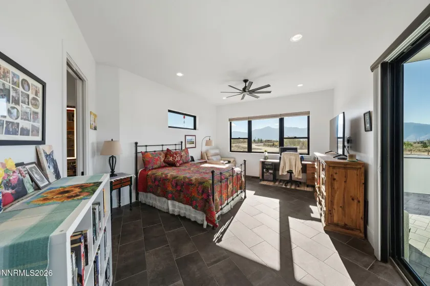 2nd primary bedroom
