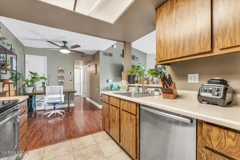 555 Patriot, Reno, Nevada 89511, 2 Bedrooms Bedrooms, ,1 BathroomBathrooms,Residential,Residential,Patriot,0,260013041