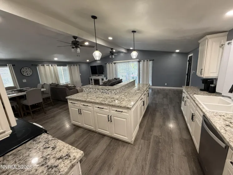 11 Ave De La Couleurs, Sparks, Nevada 89434, 3 Bedrooms Bedrooms, ,2 BathroomsBathrooms,Residential,Residential,Ave De La Couleurs,0,260013043
