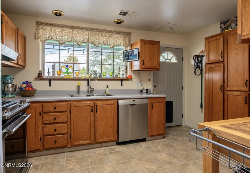 1435 Bridge, Winnemucca, Nevada 89445, 3 Bedrooms Bedrooms, ,2 BathroomsBathrooms,Residential,Residential,Bridge,0,260013047