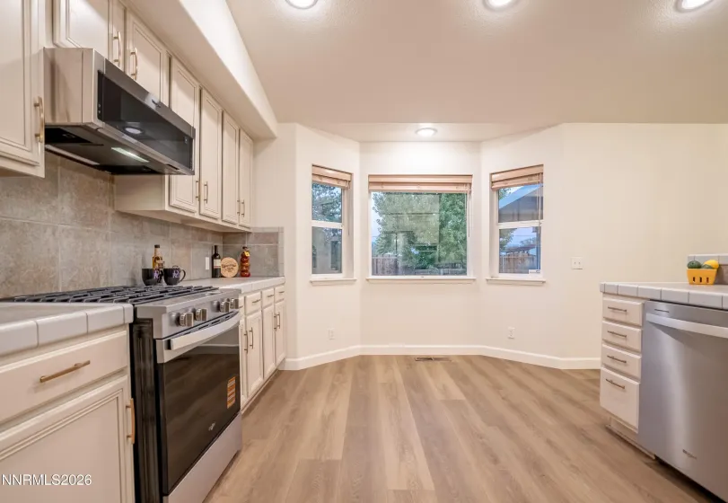 eat in kitchen