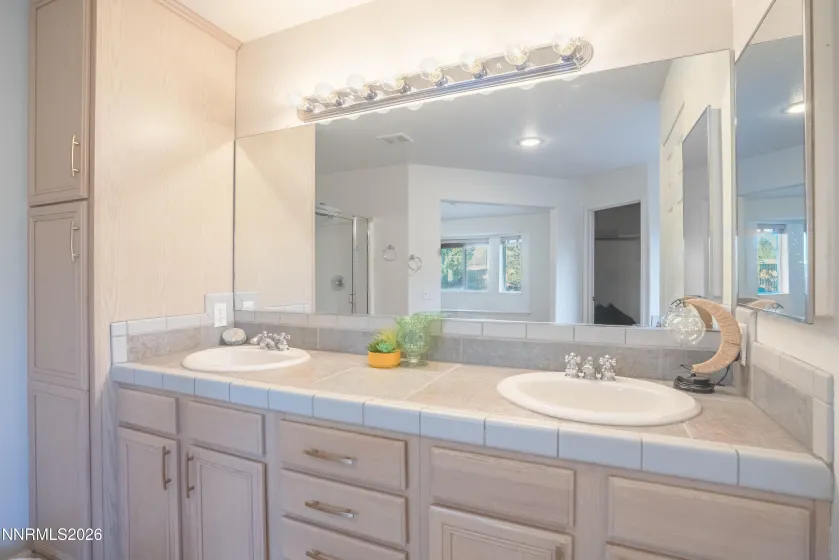 Primary bathrooom