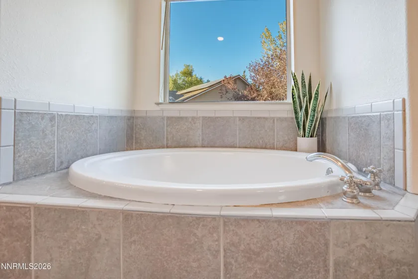 Primary bathrooom