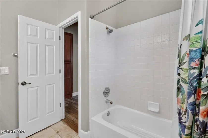 548 Echo Ridge, Reno, Nevada 89511, 4 Bedrooms Bedrooms, ,2 BathroomsBathrooms,Residential,Residential,Echo Ridge,0,260013055