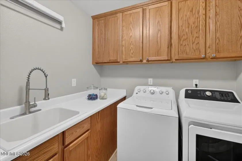 548 Echo Ridge, Reno, Nevada 89511, 4 Bedrooms Bedrooms, ,2 BathroomsBathrooms,Residential,Residential,Echo Ridge,0,260013055