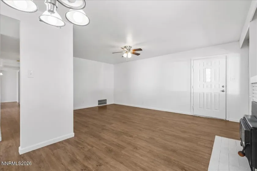 1185 Upton, Sparks, Nevada 89431, 4 Bedrooms Bedrooms, ,2 BathroomsBathrooms,Residential,Residential,Upton,0,260013063